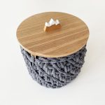 Kvačkana šatulja | Triglav | Bombažna vrv in orehov les | 12cm | Siva - slika 2