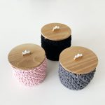 Kvačkana šatulja | Triglav | Bombažna vrv in orehov les | 12cm | Siva - slika 4